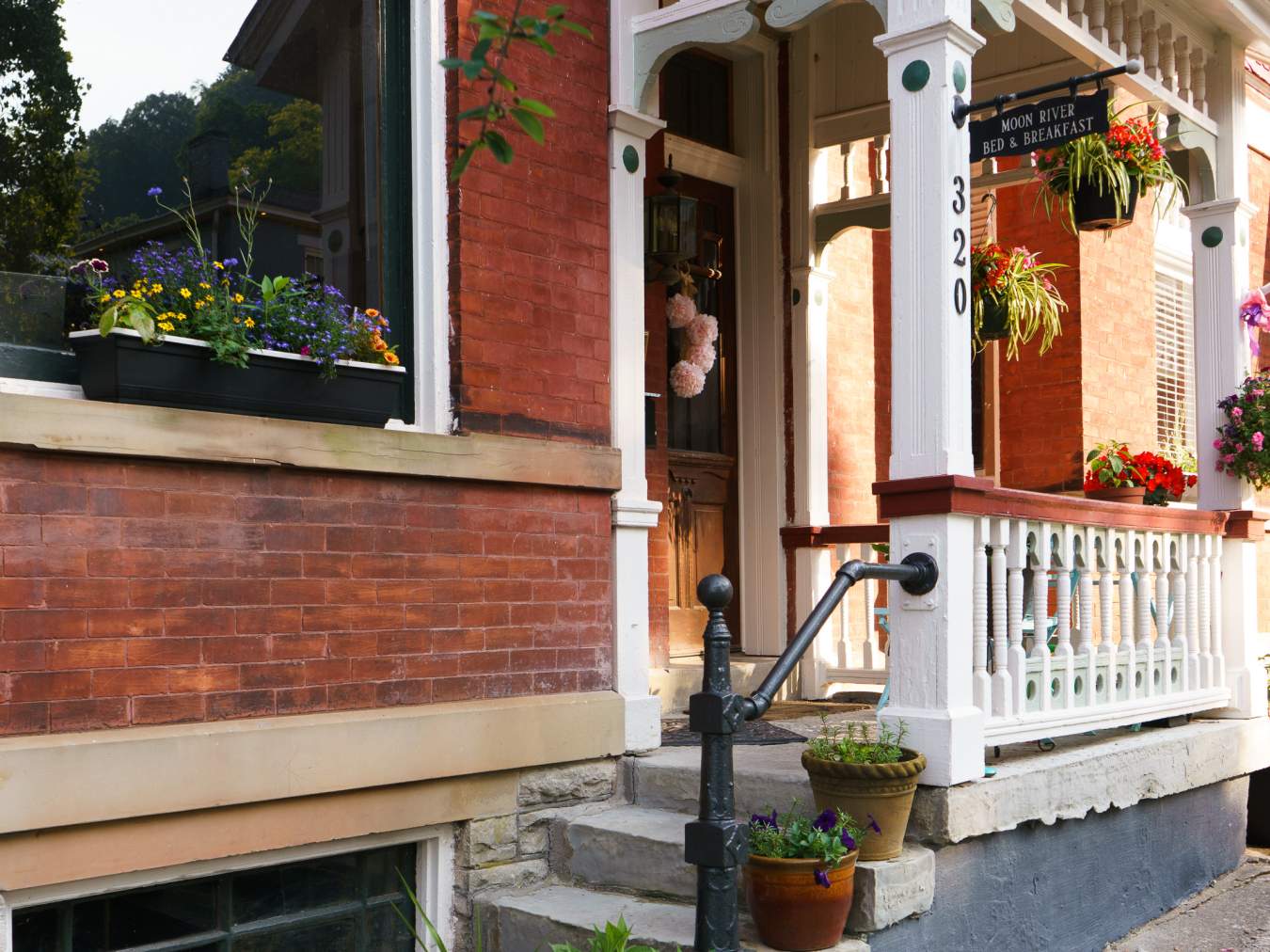 Downtown Maysville at night